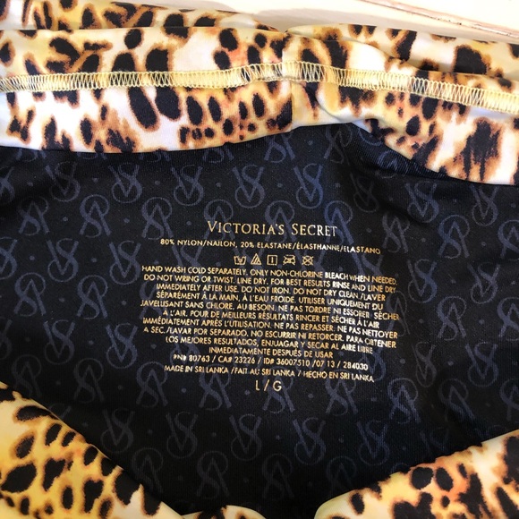 Victoria’s Secret strapless bikini - Picture 2 of 3